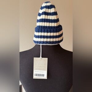 Everlane NWT Cashmere Striped Navy and White Beanie - Giftable
